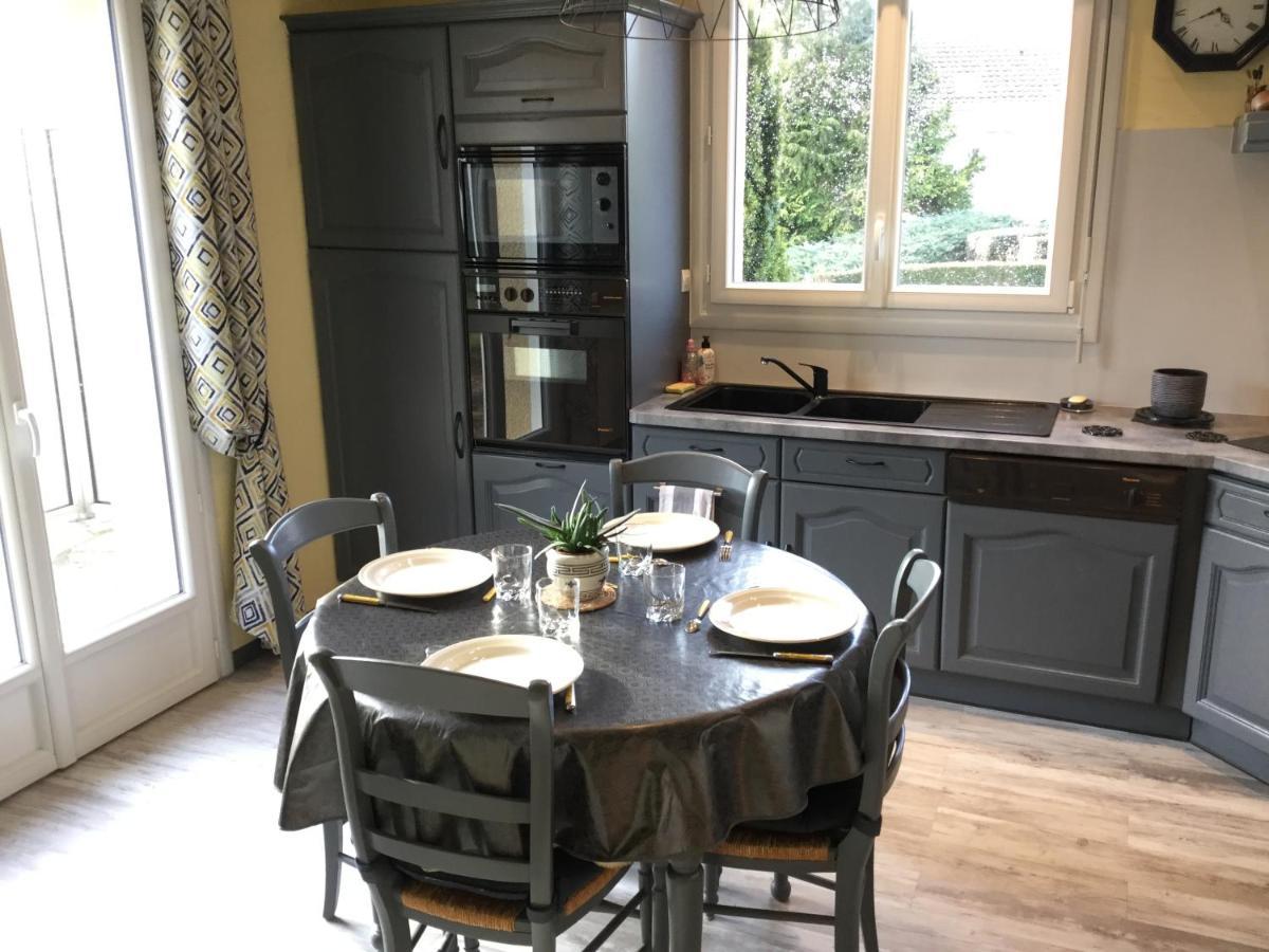 Coup de cœur assuré ! CALM Comme à la Maison ! maison spacieuse avec grande terrasse pour 2 à 5 personnes proximité Granville et mer avec wifi et parking gratuits Exterior foto