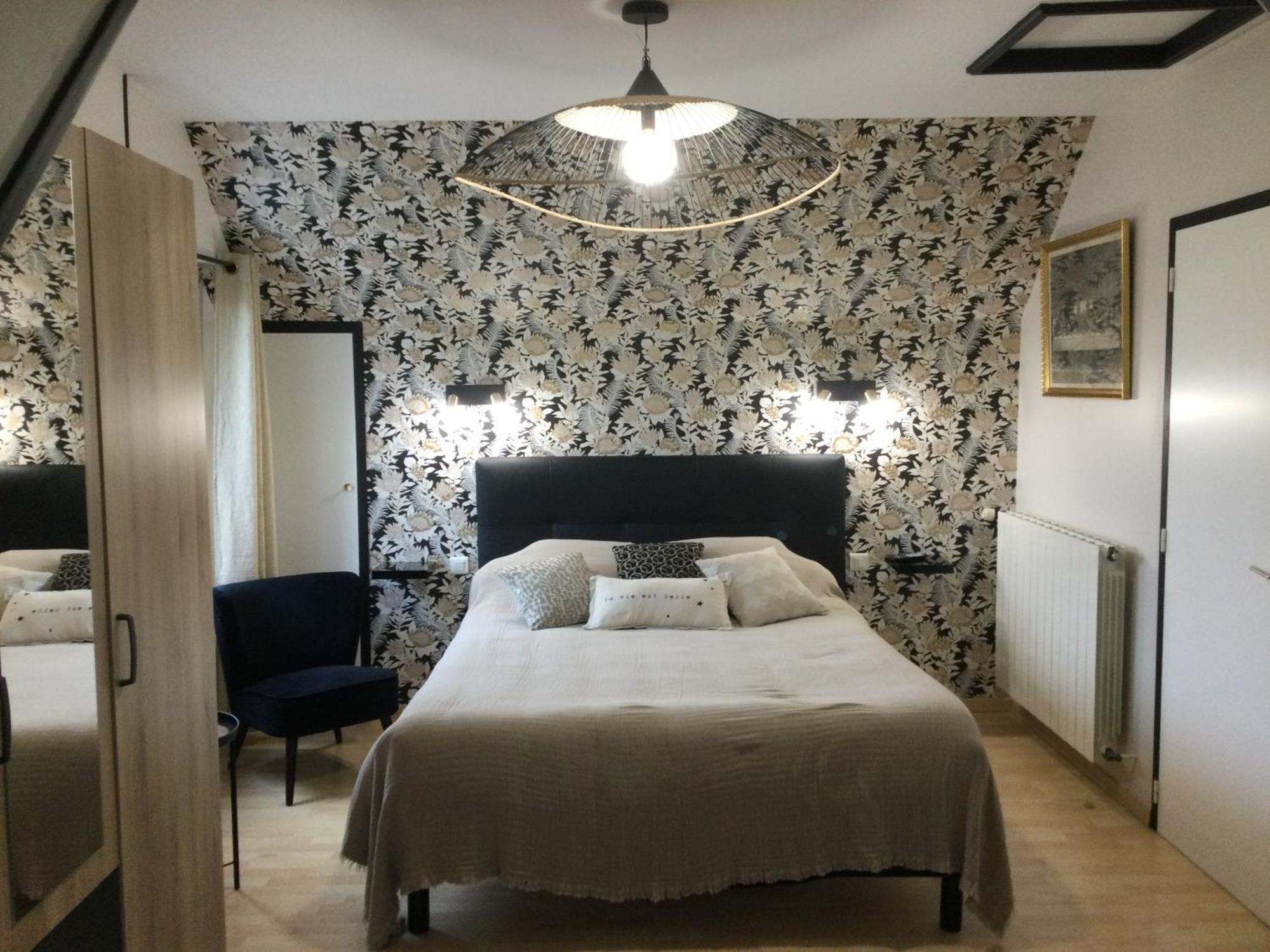 Coup de cœur assuré ! CALM Comme à la Maison ! maison spacieuse avec grande terrasse pour 2 à 5 personnes proximité Granville et mer avec wifi et parking gratuits Exterior foto
